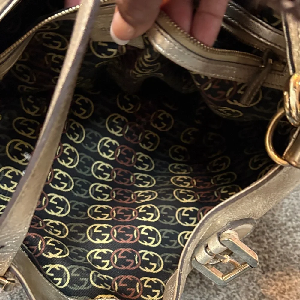 Gucci Metallic GOLD Shoulder Bag - Picture 4 of 6